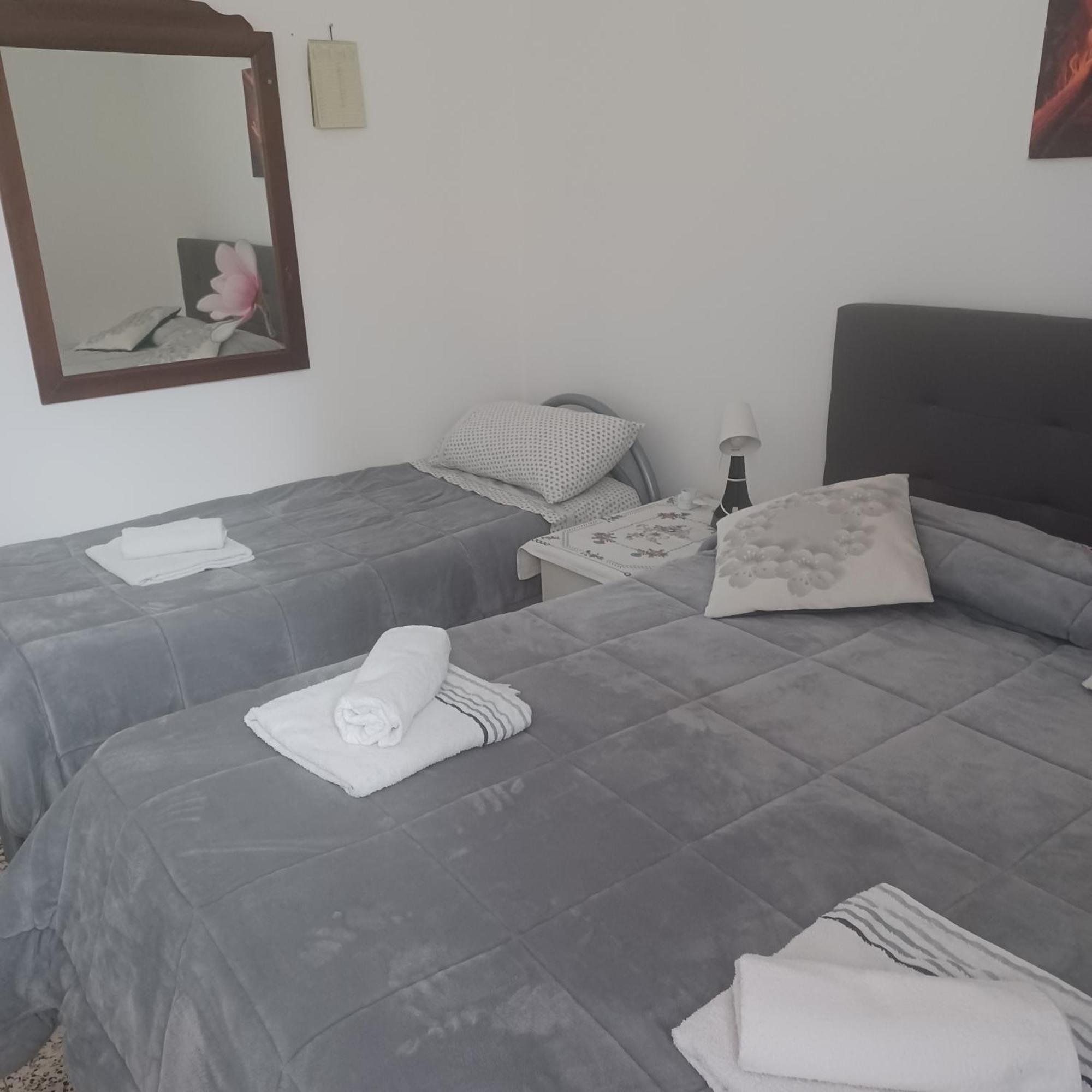 B&B Appartamenti Napoli エクステリア 写真