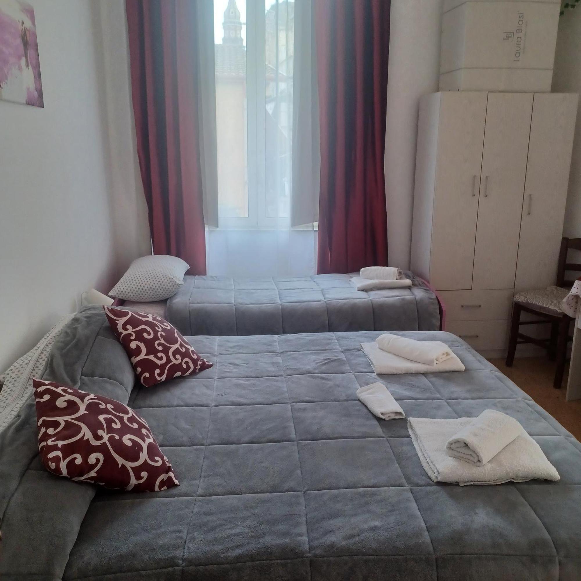 B&B Appartamenti Napoli エクステリア 写真