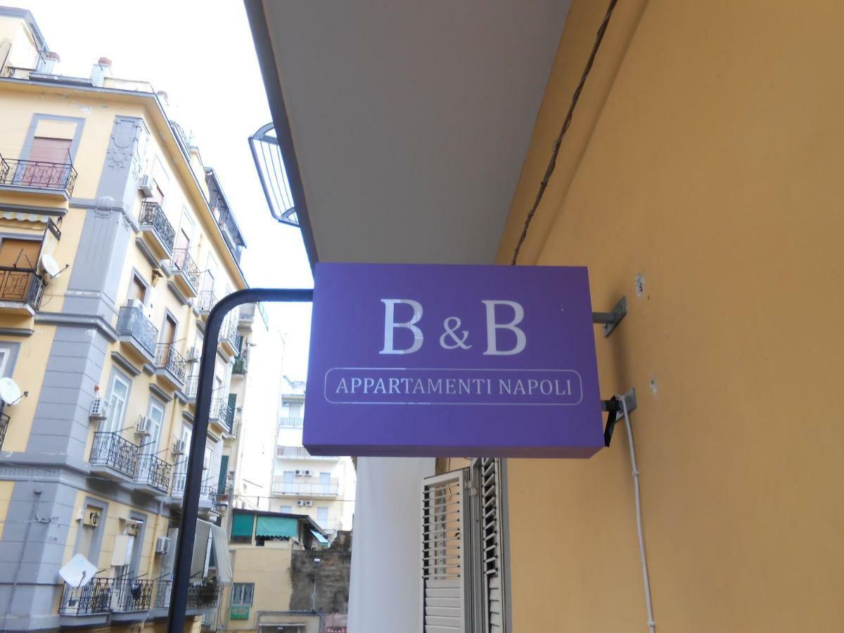 B&B Appartamenti Napoli エクステリア 写真